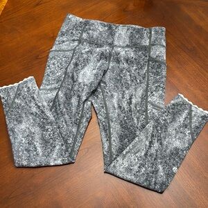 Lulumelon legging gray size 8